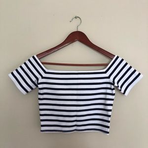 2 for $20 🌿 Wilfred Off The Shoulder Crop Top